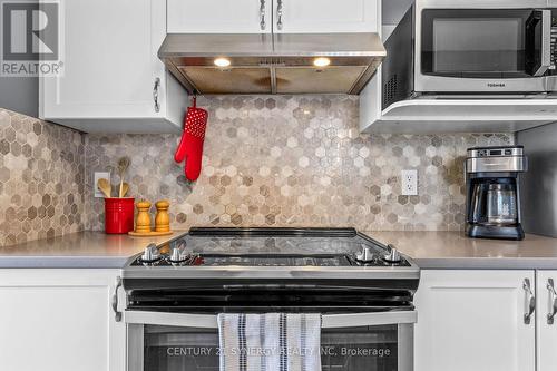 596 Deancourt Crescent, Ottawa, ON - Indoor Photo Showing Kitchen