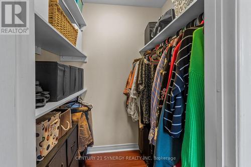 596 Deancourt Crescent, Ottawa, ON - Indoor With Storage