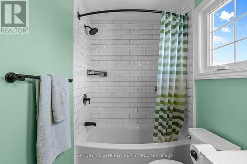 596 Deancourt Crescent, Ottawa, ON - Indoor Photo Showing Bathroom