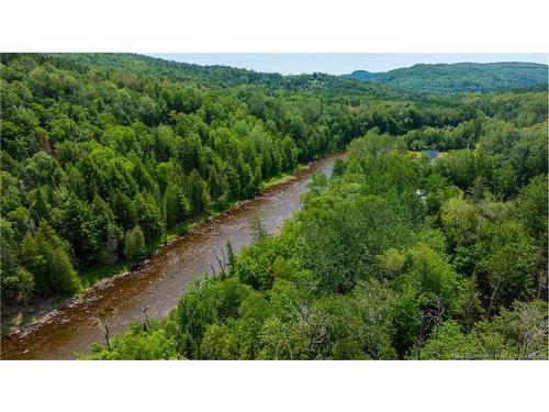 - Route 820, Upham, NB 