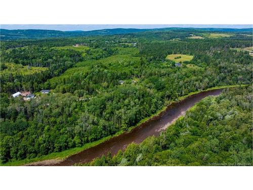 - Route 820, Upham, NB 