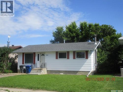 504 4th AVENUE W  Assiniboia, SK S0H 0B0