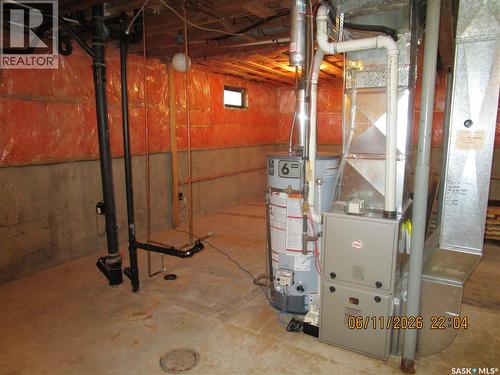 504 4Th Avenue W, Assiniboia, SK - Indoor Photo Showing Basement