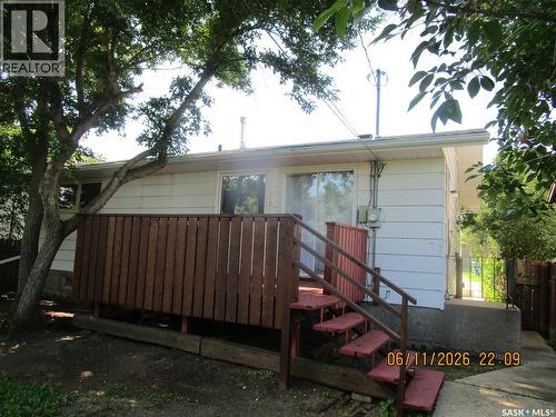 504 4Th Avenue W, Assiniboia, SK - Outdoor