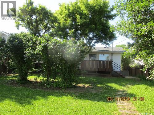 504 4Th Avenue W, Assiniboia, SK - Outdoor