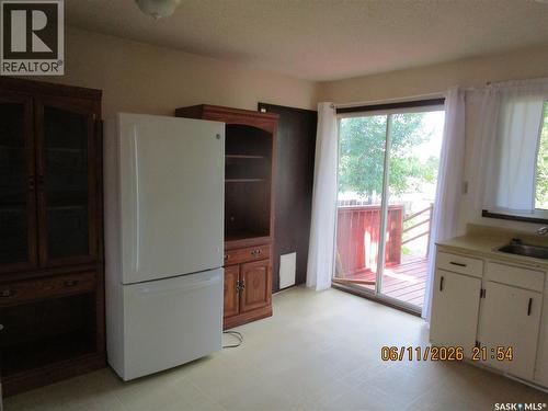 504 4Th Avenue W, Assiniboia, SK - Indoor Photo Showing Kitchen