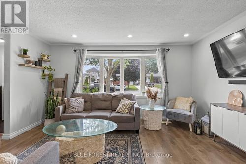 42 Dunwich Drive, St. Thomas, ON - Indoor Photo Showing Living Room
