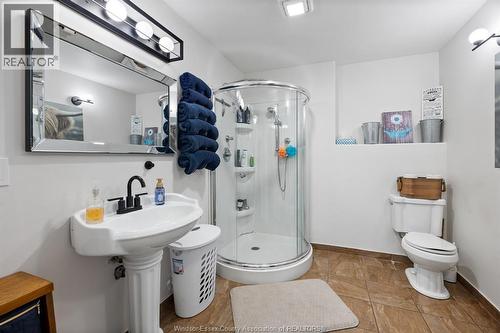 7841 Collison Sideroad, Amherstburg, ON - Indoor Photo Showing Bathroom