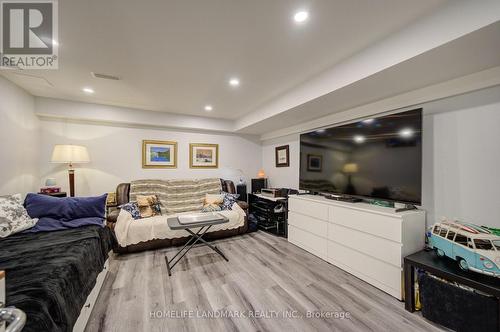 97 Cornell Centre Boulevard, Markham, ON - Indoor Photo Showing Living Room
