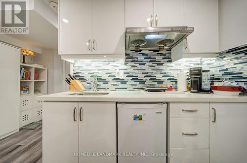 97 Cornell Centre Boulevard, Markham, ON - Indoor Photo Showing Kitchen