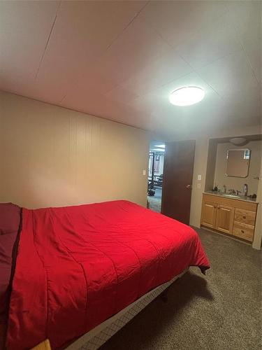 302 Murray Avenue, Glenboro, MB - Indoor Photo Showing Bedroom