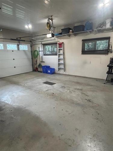 302 Murray Avenue, Glenboro, MB - Indoor Photo Showing Garage