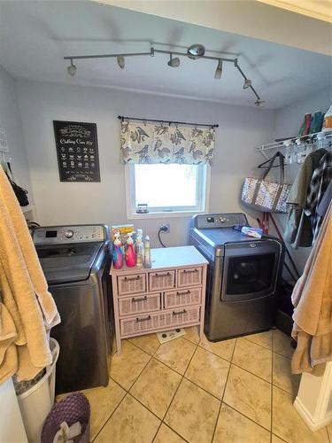91157 97N Road, Minnedosa, MB - Indoor Photo Showing Laundry Room