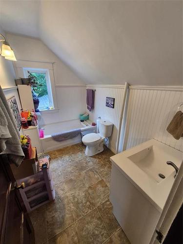 91157 97N Road, Minnedosa, MB - Indoor Photo Showing Bathroom