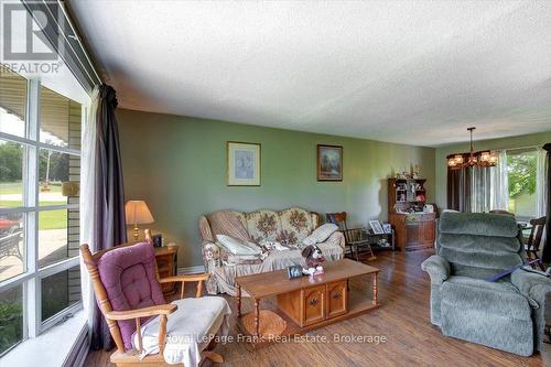 19 County Rd 2, Otonabee-South Monaghan, ON - Indoor Photo Showing Living Room