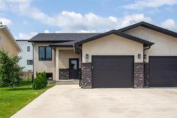 53 Crestview Lane  Blumenort, MB R0A 0C1