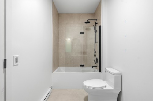 Bathroom - 310-200 Av. Louis-Lévesque, Otterburn Park, QC - Indoor Photo Showing Bathroom