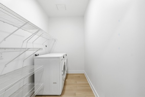 Laundry - 310-200 Av. Louis-Lévesque, Otterburn Park, QC - Indoor Photo Showing Laundry Room