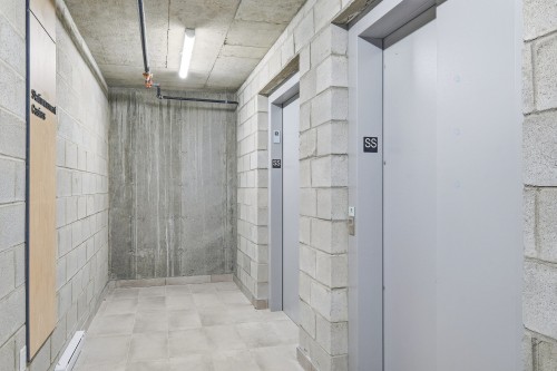 Elevator - 310-200 Av. Louis-Lévesque, Otterburn Park, QC - Indoor Photo Showing Bathroom