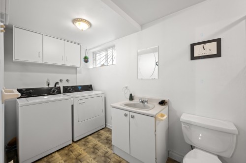 Salle d'eau - 680 Rue Sarto, Laval (Fabreville), QC - Indoor Photo Showing Laundry Room