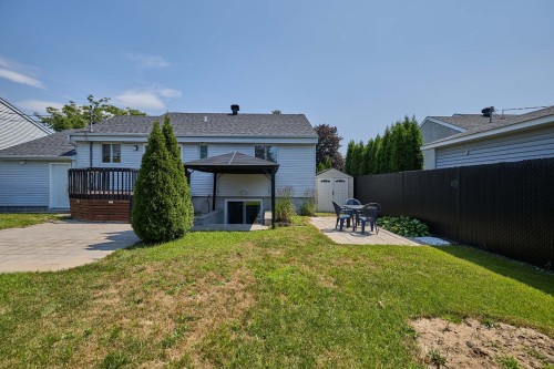 Back of Structure - 9 Rue De Joutel, Blainville, QC - Outdoor