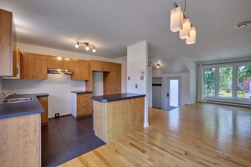 Kitchen - 9 Rue De Joutel, Blainville, QC - Indoor Photo Showing Kitchen With Double Sink