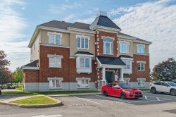 Façade - 