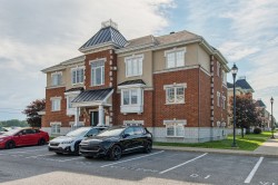 Façade - 