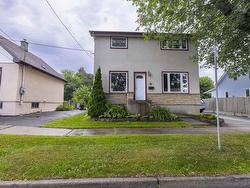 79 ALGONQUIN Avenue S Thunder Bay, ON P7B 4S7