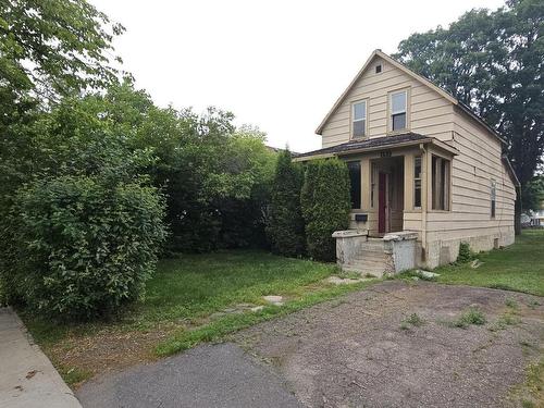 161 Amelia Street E  Thunder Bay, ON P7E 3Z5