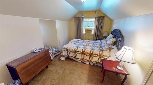 6312 Balsam Road, Wasa, BC - Indoor Photo Showing Bedroom