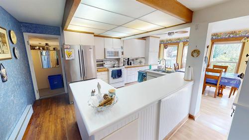 6312 Balsam Road, Wasa, BC - Indoor Photo Showing Kitchen
