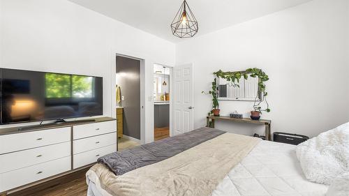 2113 14Th  S Street, Cranbrook, BC - Indoor Photo Showing Bedroom