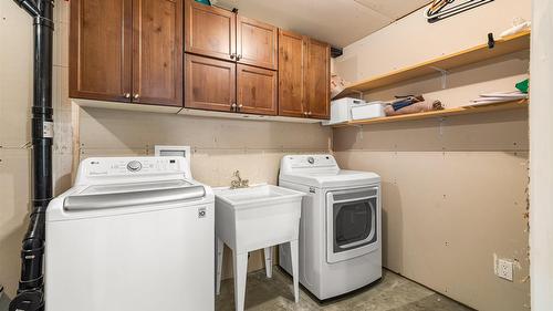 2113 14Th  S Street, Cranbrook, BC - Indoor Photo Showing Laundry Room
