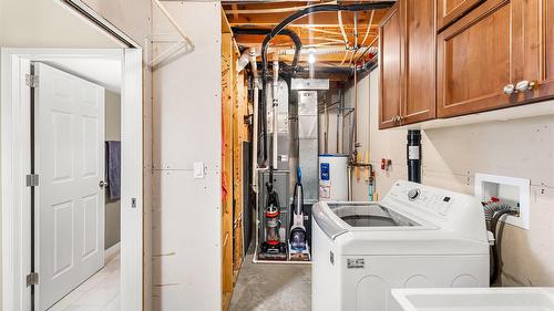 2113 14Th  S Street, Cranbrook, BC - Indoor Photo Showing Laundry Room