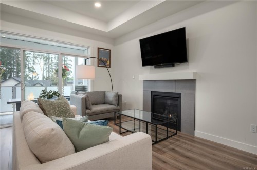 940 Craig Rd, Ladysmith, BC 