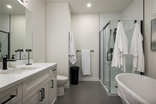 940 Craig Rd, Ladysmith, BC 