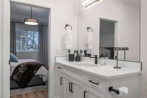 940 Craig Rd, Ladysmith, BC 