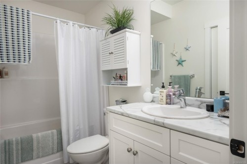 940 Craig Rd, Ladysmith, BC 
