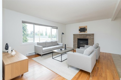 607 Fifth St, Nanaimo, BC 