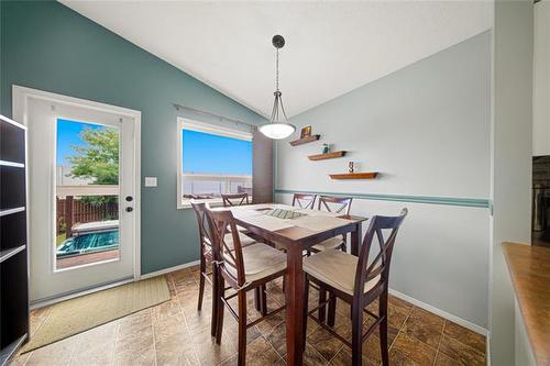 107 Paul Martin Dr, Winnipeg, MB - Indoor Photo Showing Dining Room