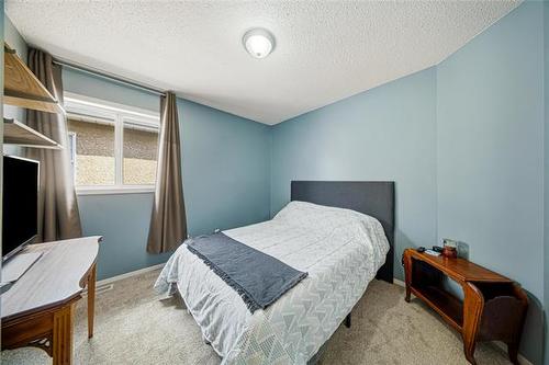 107 Paul Martin Dr, Winnipeg, MB - Indoor Photo Showing Bedroom
