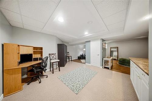 107 Paul Martin Dr, Winnipeg, MB - Indoor