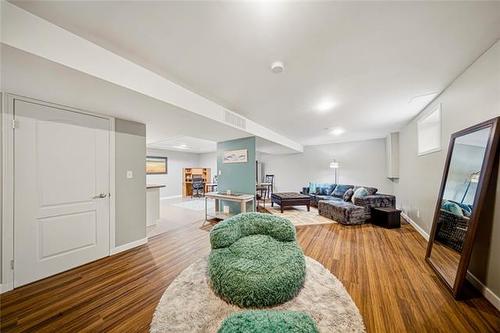 107 Paul Martin Dr, Winnipeg, MB - Indoor