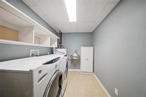 107 Paul Martin Dr, Winnipeg, MB - Indoor Photo Showing Laundry Room