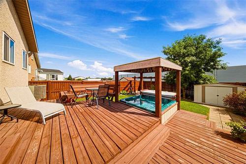 107 Paul Martin Dr, Winnipeg, MB - Outdoor With Deck Patio Veranda