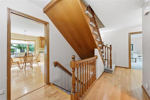 11 Bursill Rd, Winnipeg, MB - Indoor Photo Showing Other Room