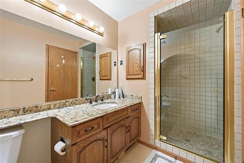 11 Bursill Rd, Winnipeg, MB - Indoor Photo Showing Bathroom