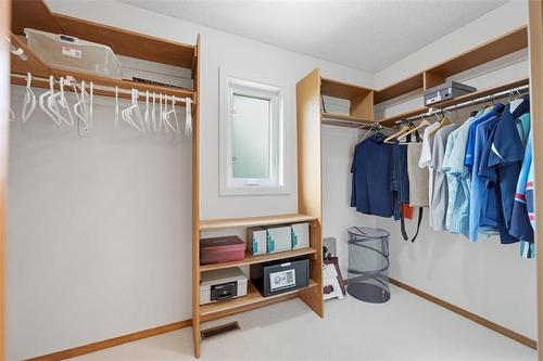 11 Bursill Rd, Winnipeg, MB - Indoor With Storage