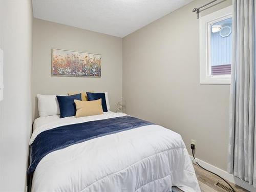 100 Ashworth St, Winnipeg, MB - Indoor Photo Showing Bedroom